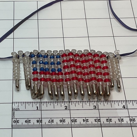 Vintage Silver Safety Pin Plastic Beaded Flag Necklace Adjustable Length - Picture 4 of 7